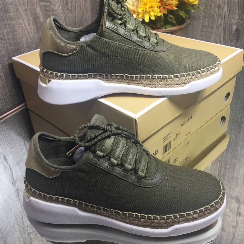 🛍MICHAEL Finch Canvas and Leather Lace-Up Sneaker - Picture 3 of 8